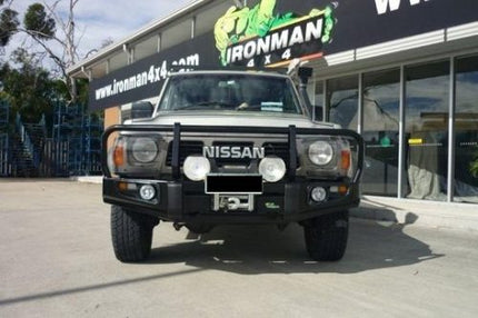 Deluxe Commercial Bull Bar to suit Nissan Patrol Y60 GQ Wagon and Coil Cab