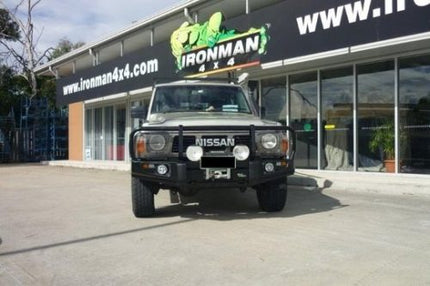 Deluxe Commercial Bull Bar to suit Nissan Patrol Y60 GQ Wagon and Coil Cab