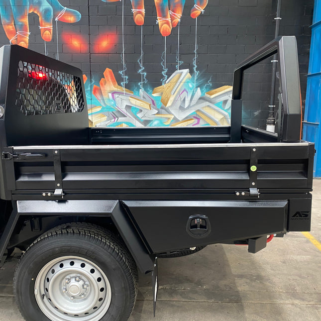Heavy Duty Tray Side Kit - 1700mm - Matte Black